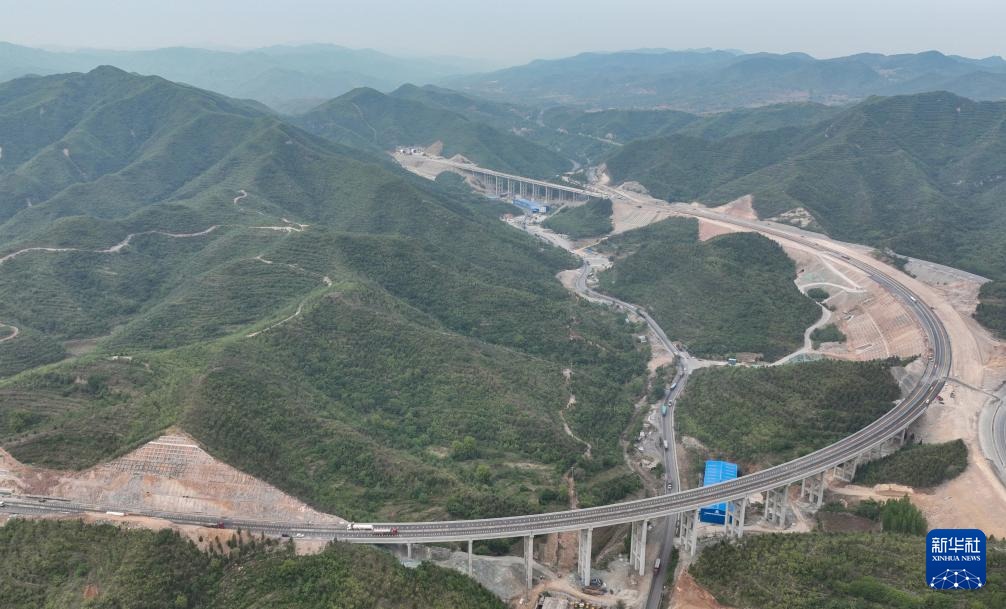 石太高速改扩建项目建设正酣
