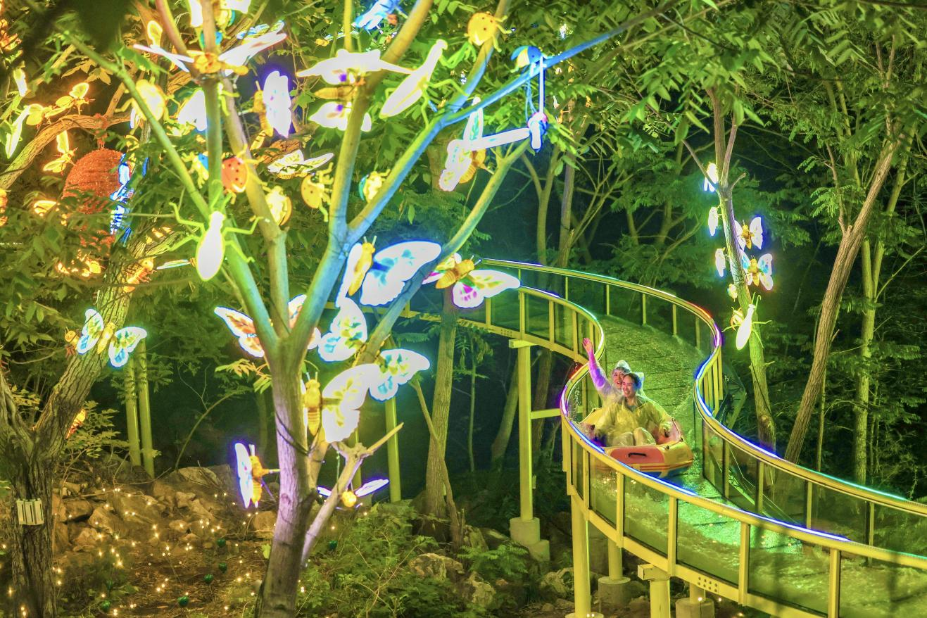 北京首个夜间漂流迎客，游客可欣赏“水上银河”