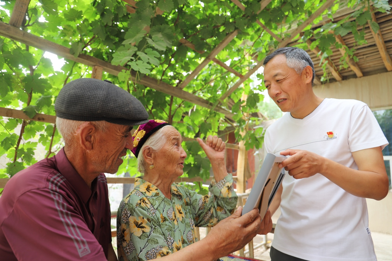 同行七十载 | 中国人寿以保险力量护航新疆高质量发展