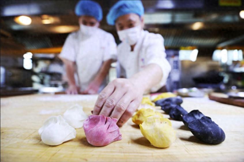 备货2000斤饺子迎立冬 老字激活立冬&ldquo;暖经济&rdquo;